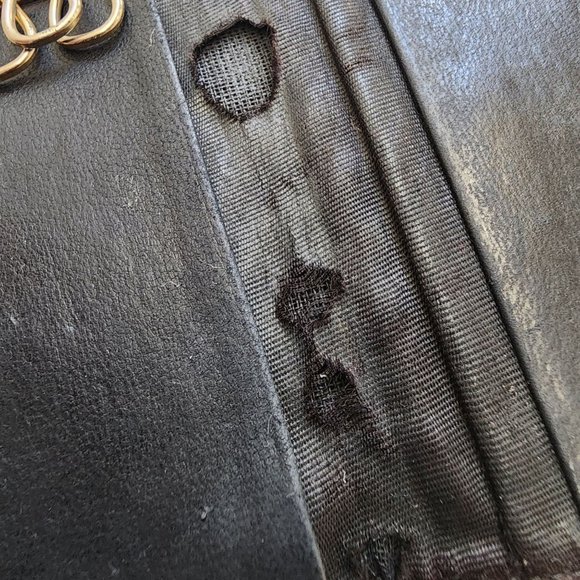 CHANEL Black Leather & Gold Key & Card Holder Travel Case - Picture 4 of 9